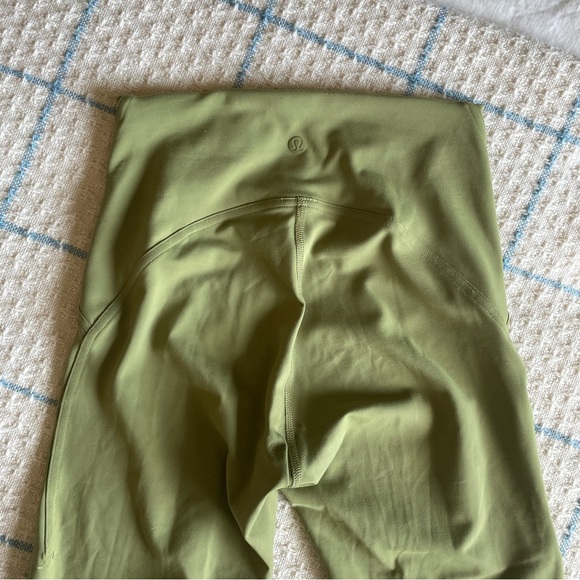 Lululemon, Color Sold Out Online - Picture 5 of 5